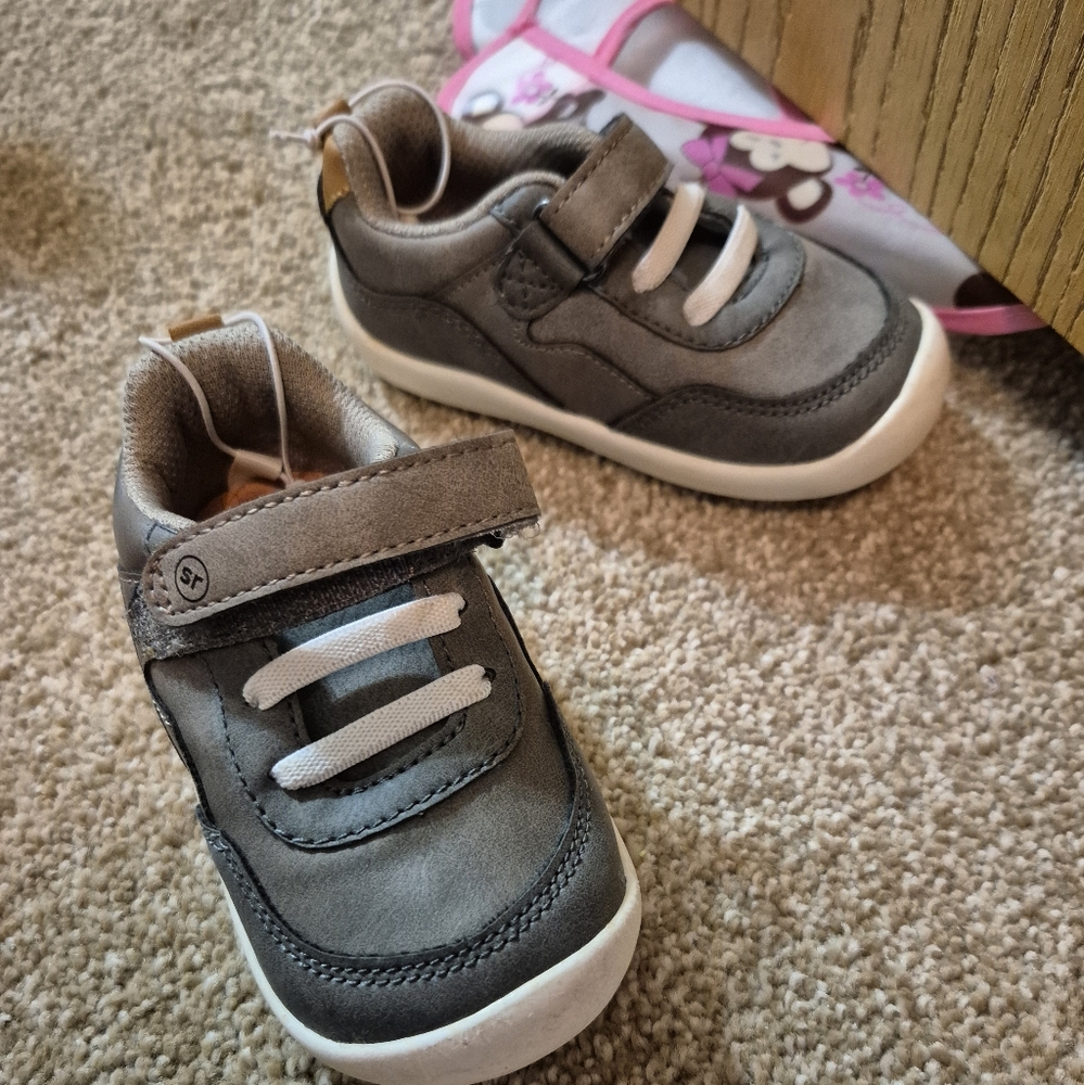 Stride Rite Gray Sneakers with Velcro Strap